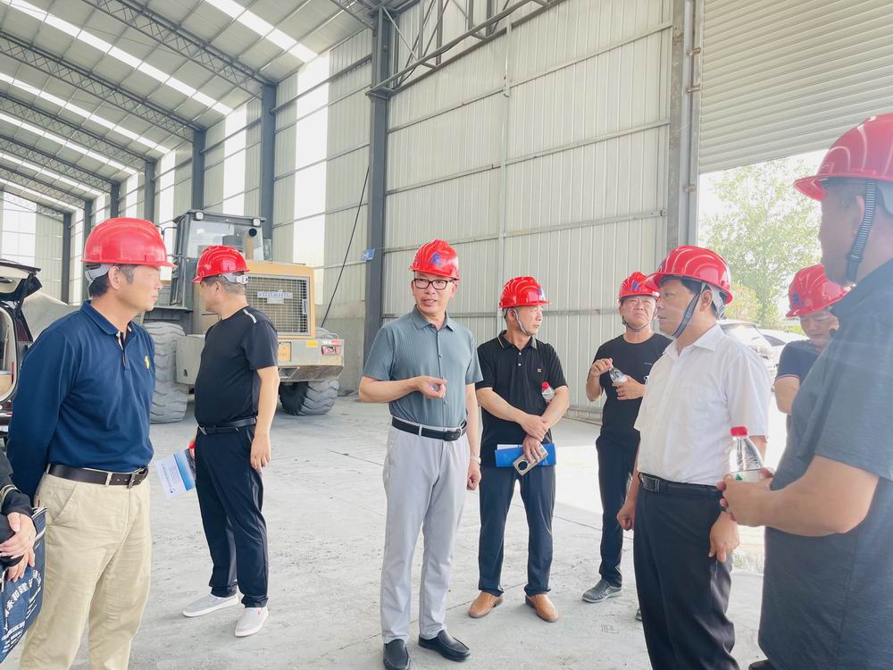 信陽市公路事業(yè)發(fā)展中心、信陽市公路局、107國道建設(shè)工程指揮部、中國中冶信陽項目部等單位蒞臨河南永和建設(shè)集團檢查指導(dǎo)工作