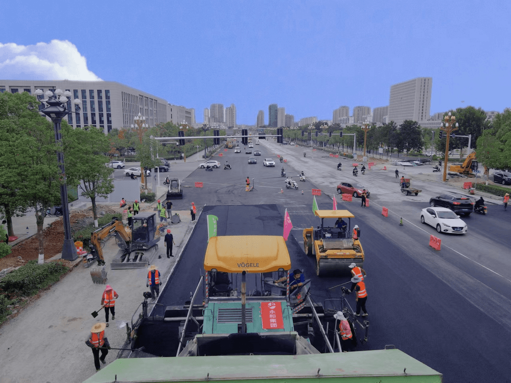   喜迎二十大，新五保暢通--永和集團新五大道施工忙