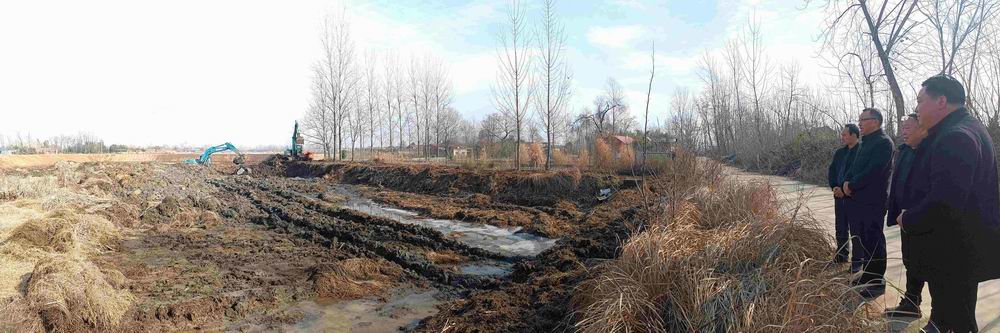 永和集團董事長孔德穩(wěn)視察高標(biāo)準(zhǔn)農(nóng)田項目