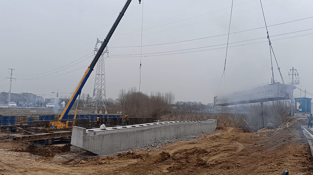 最新進展！天佑大道南延工程大橋開始架梁了！